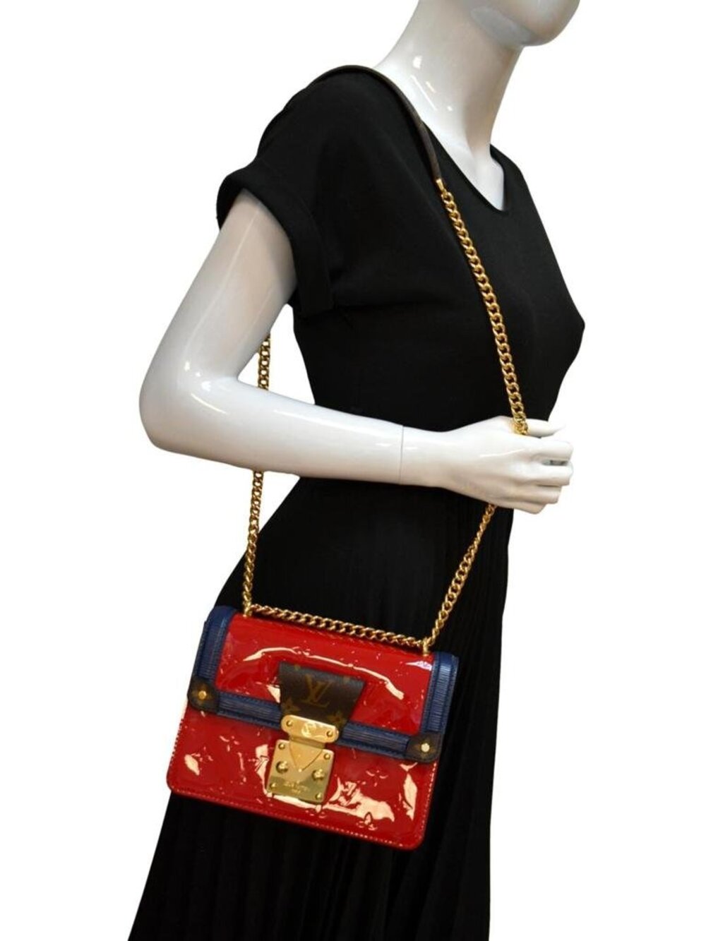 Beautiful Condition Louis Vuitton Red Wynwood